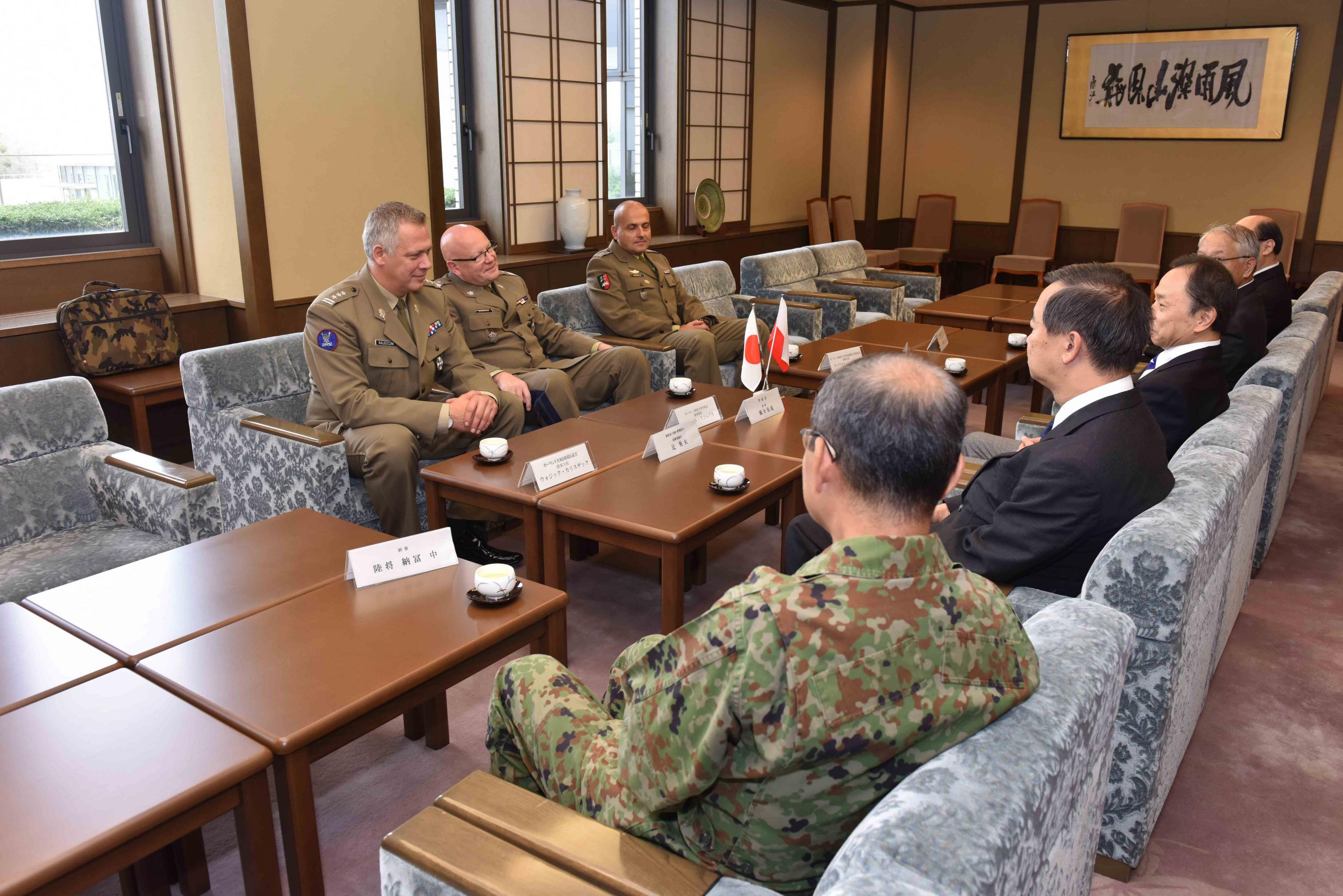 ポーランド陸軍士官学校長、防衛大学校を訪問