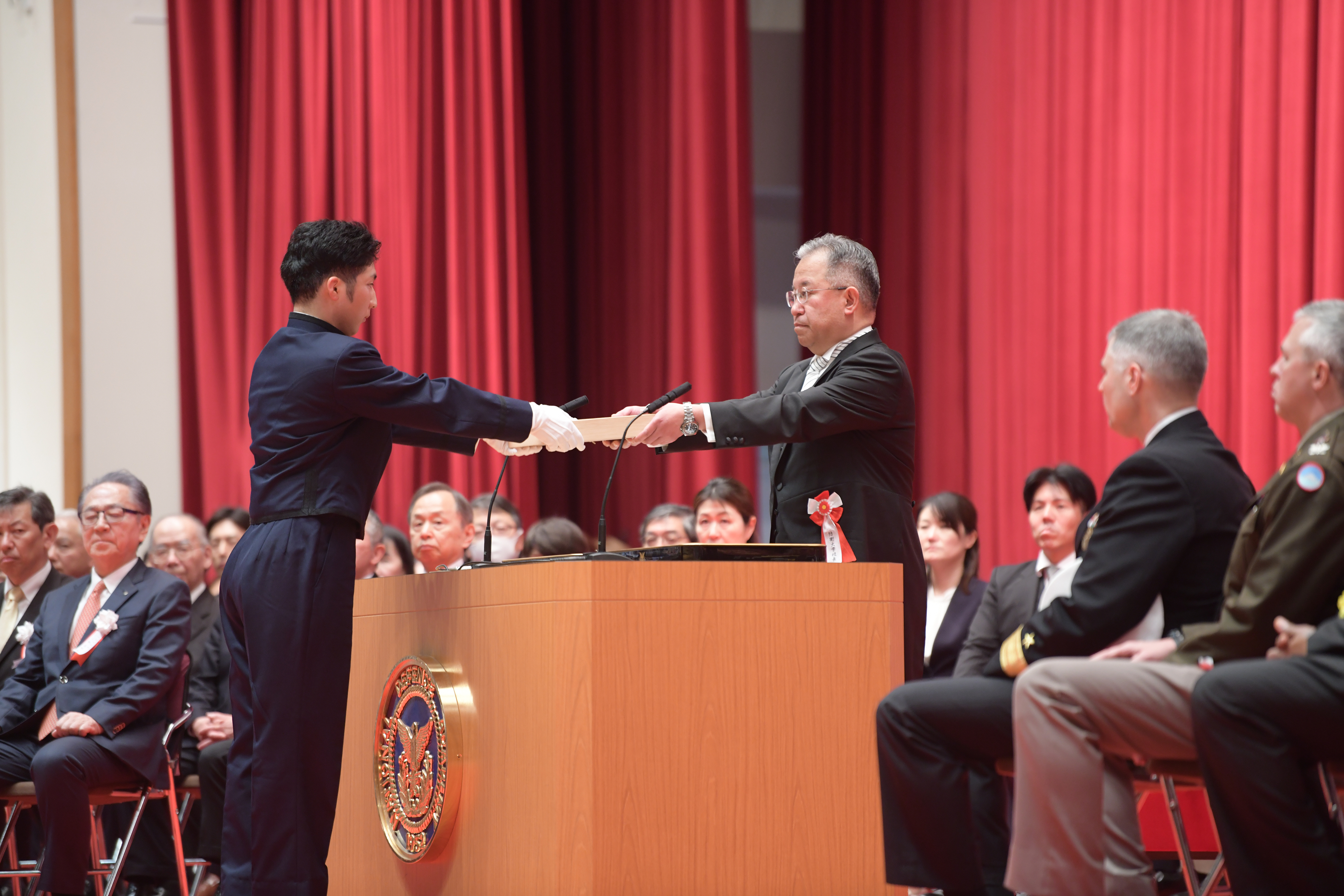 入校式典 宮﨑防衛副大臣ご臨席