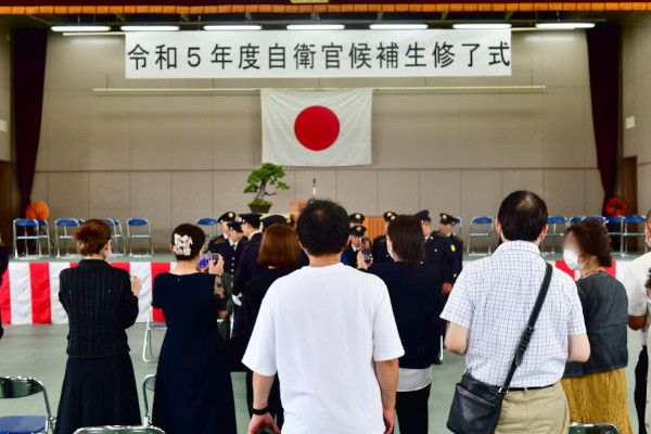 新町駐屯地新隊員教育隊修了式