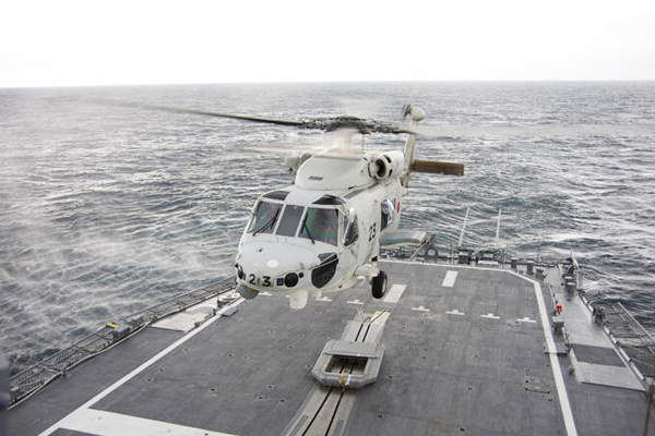 護衛艦「やまぎり」体験航海