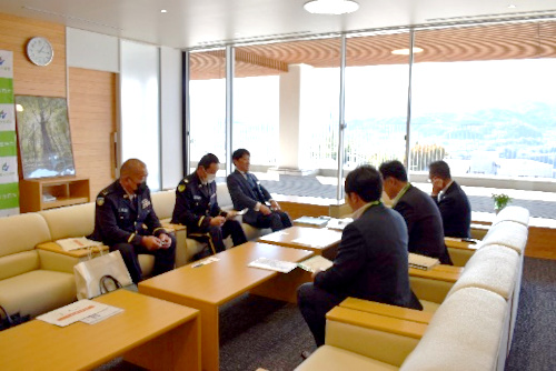 防衛白書説明