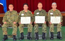 新潟地本非常勤隊員が受賞 予備自衛官永年勤続者表彰