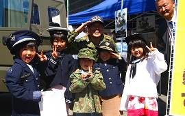 朝日みどりの里春まつりで自衛隊をPR