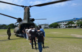 自衛隊ヘリによる体験飛行 高田駐屯地においてCH-47JA体験搭乗