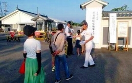 駐屯地夏まつり「うちわ作戦」で募集広報