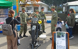 妙高市長も激励！妙高ふるさとまつり 車両展示で募集広報