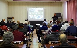 村上地区家族会員など34名参加自衛隊勉強会で防衛講和を実施