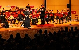 笑顔と感動の涙に包まれた海上自衛隊横須賀音楽隊演奏会