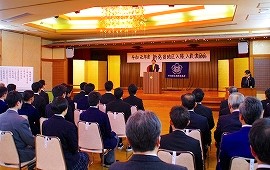 隊員の鑑となるような自衛官に新発田地区入隊入校激励会