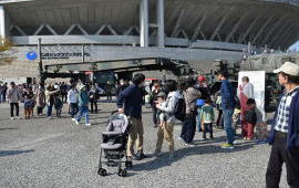 車両展示に大歓声！ 防災フェア「災害に関わる車展示」