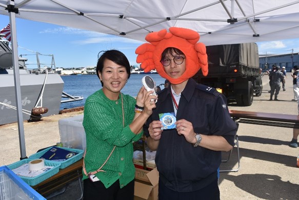 鈴木議員と根室地域事務所長