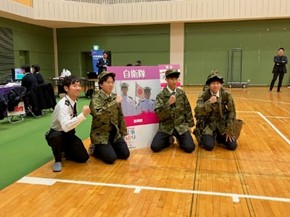 広報官と記念撮影