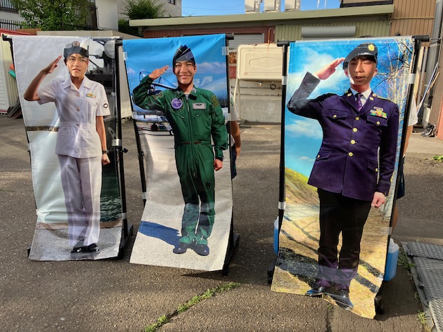 顔抜きバナーで記念撮影
