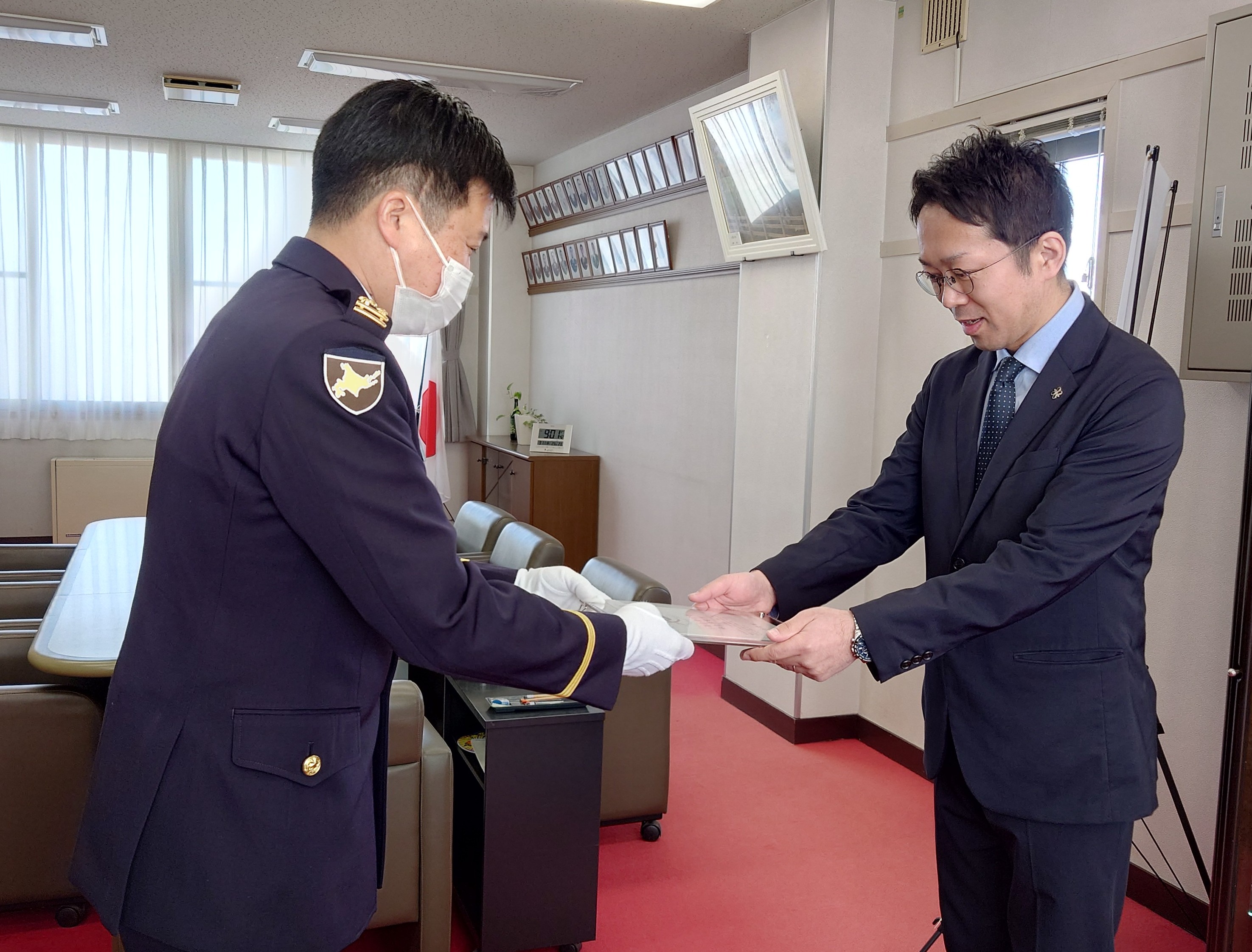 地本長認定協力事業所表示証の交付①