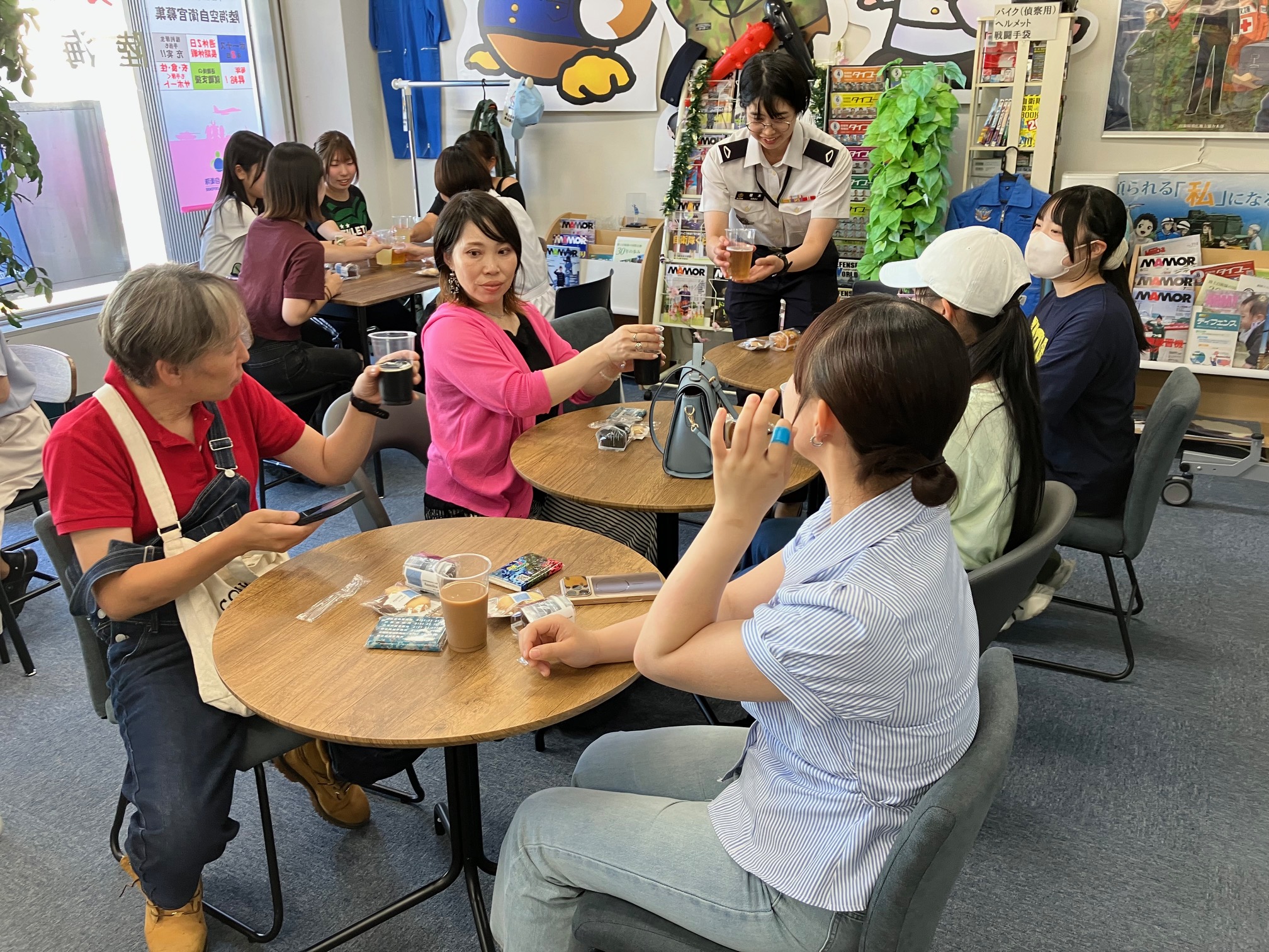懇談中