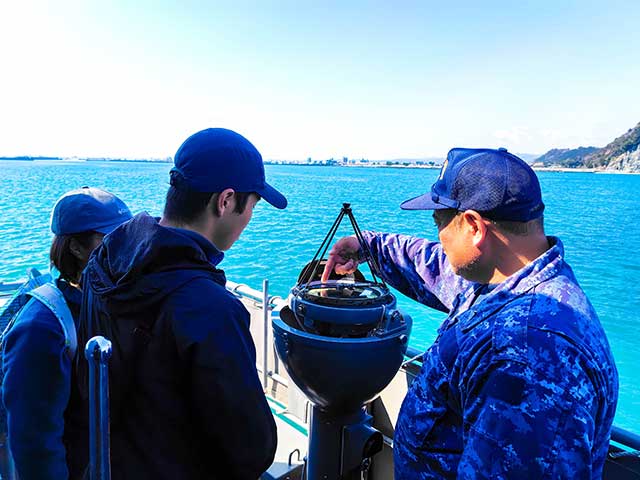 輸送艇２号体験航海