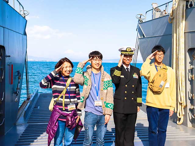 輸送艇２号体験航海