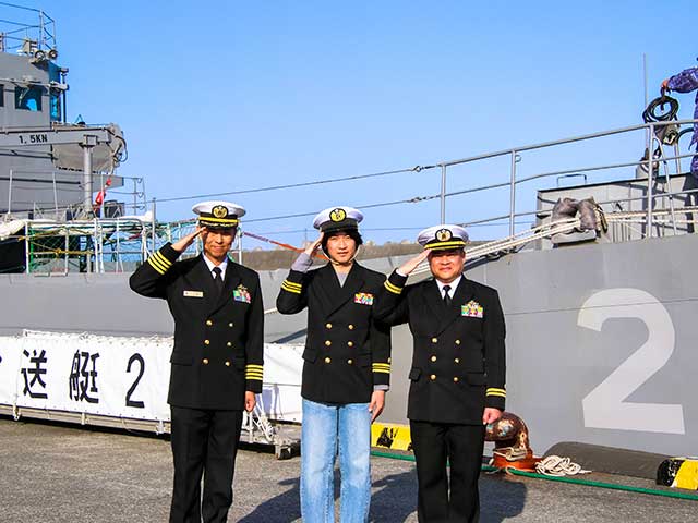 輸送艇２号体験航海