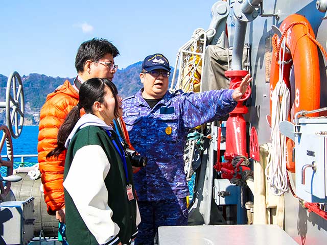 輸送艇２号体験航海