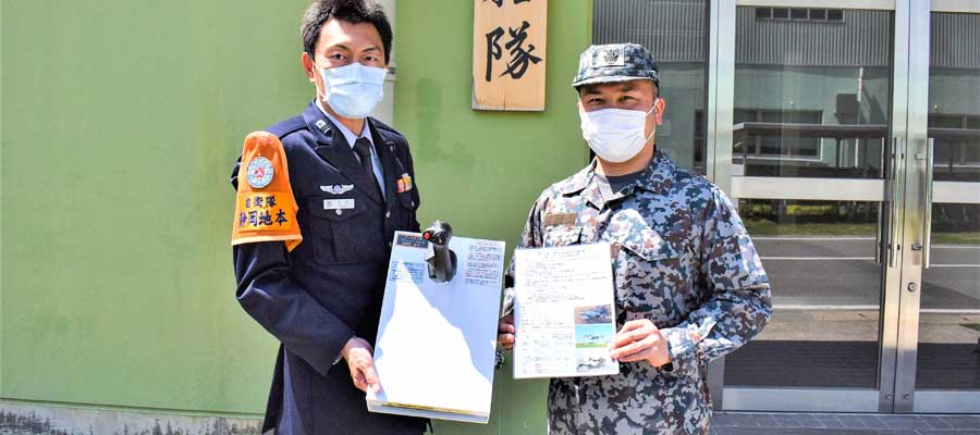 F‐4戦闘機の操縦桿を「触れる展示」として活用