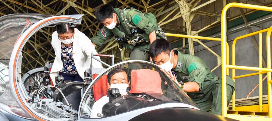 自衛隊家族会が浜松基地訪問　隊員を激励
