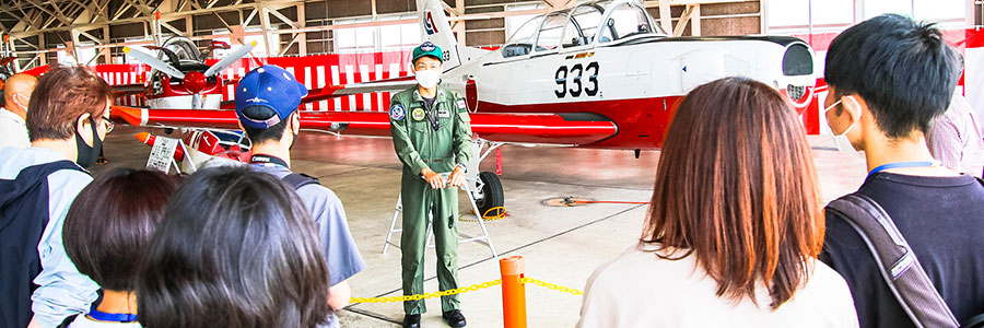 自衛隊航空機の操縦を体験　静浜基地操縦教育ツアー開催
