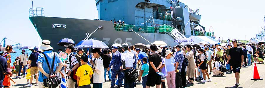 「えんしゅう」が艦名由来の地に2年連続入港　3000人が見学に長蛇の列