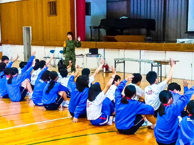 活きる学びを　自衛隊体験