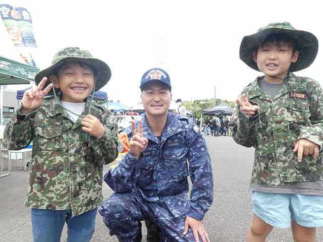 オートバイフェスタで自衛隊をPR