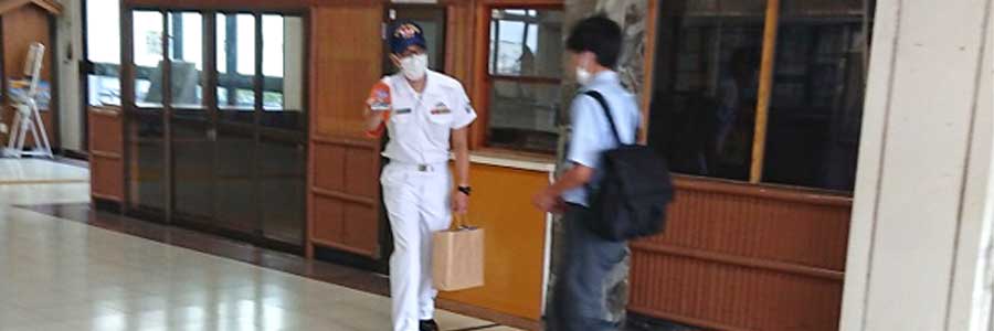 自衛官募集活動スタート！　富士・富士宮駅で広報活動を実施