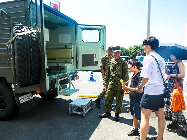親子で楽しむ夏の思い出　商業施設で「自衛隊夏フェス」