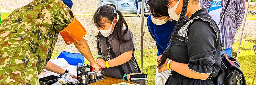 比奈公園青空フェスティバルで自衛隊ブース大人気