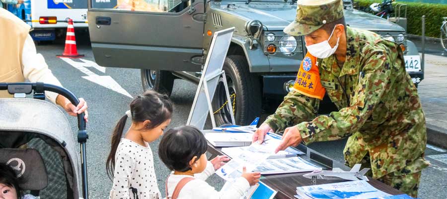 街中で自衛隊をPR　島田産業まつり