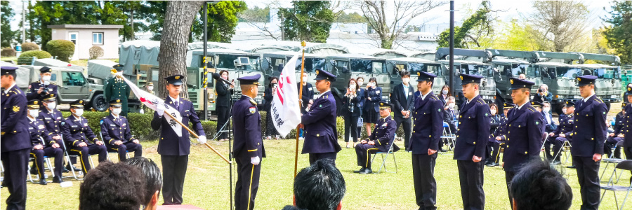 自衛官候補生の入隊式に参列