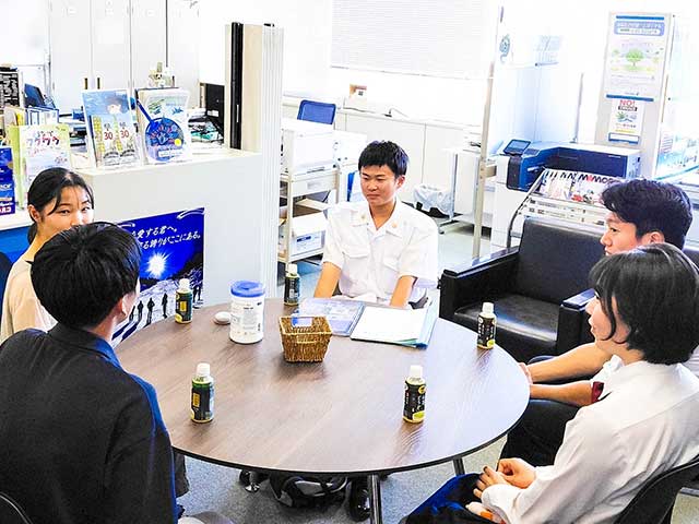 防大１年生による受験相談会を開催