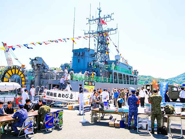 87回黒船祭に陸海空自衛隊が参加　観客から声援