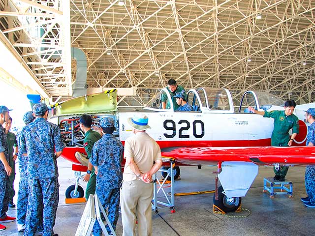 静浜基地で学生らが空自を体感　青少年防衛講座