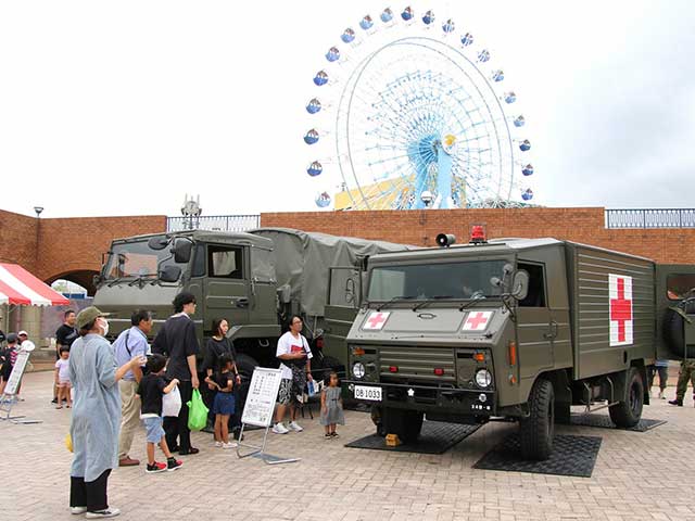 １日地方協力本部長も活躍　清水ホビーショー