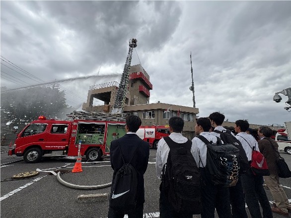 20260524自衛隊・警察・消防の合同職業説明会写真３