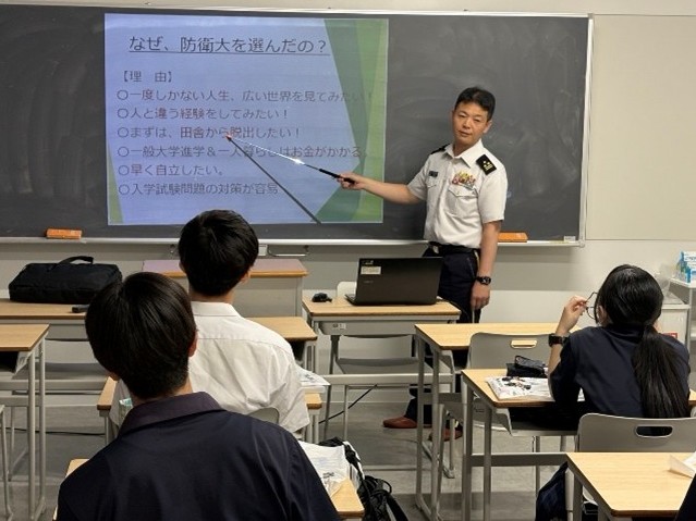 20260708白鷗大学足利高等学校での防衛大学校等説明会写真１
