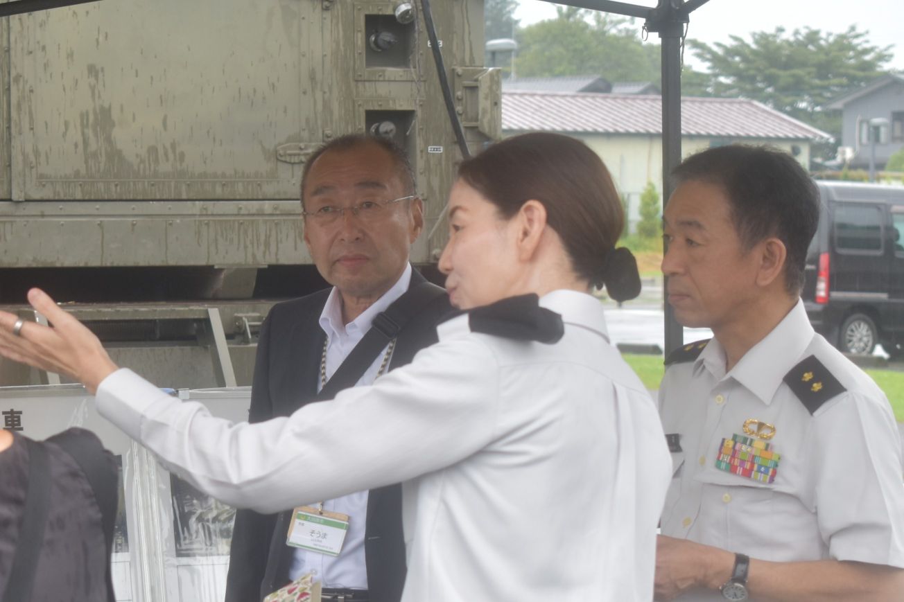 大田原広報展にて　相馬市長・北原市議と写真１