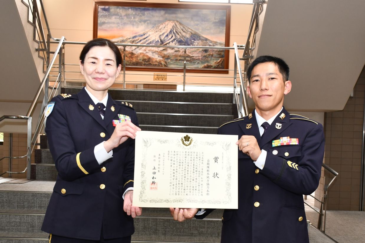 令和8年度前期定期表彰式写真２