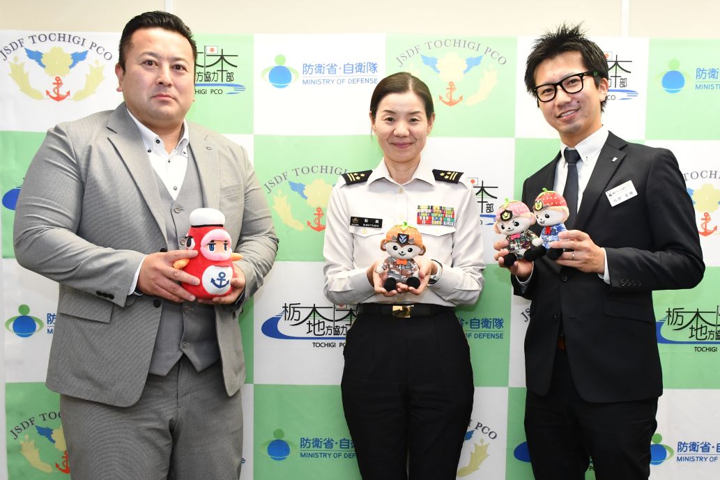 サカイ引越センター表敬受け写真２