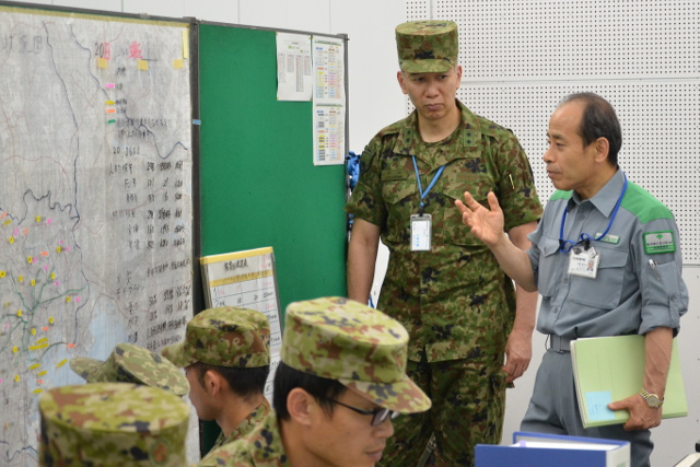 防災（図上）訓練での危機管理監（当時）