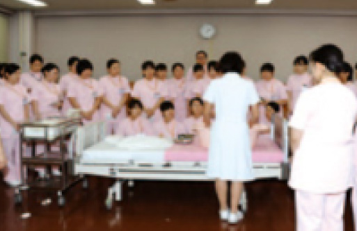 防衛医科大学校看護学科学生 - 自衛隊和歌山地方協力本部
