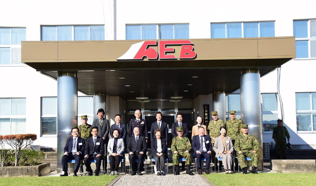 陸上自衛隊小郡駐屯地を視察